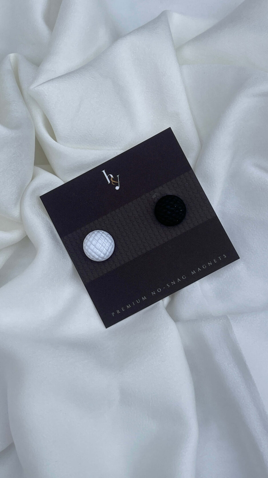 Black & White Waffle Texture No Snag Hijab Magnetic Pin (Set of 2)